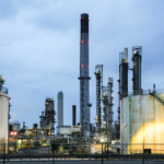 Gráfico de cotización del precio del petróleo cayendo